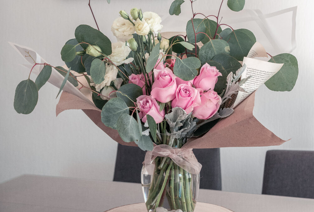 Diseño de composiciones y ornamentaciones de arte floral